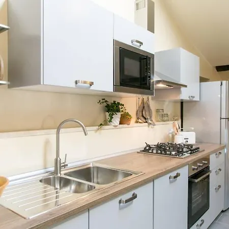 Attico Con Altana: Incanto E Relax Apartment *
